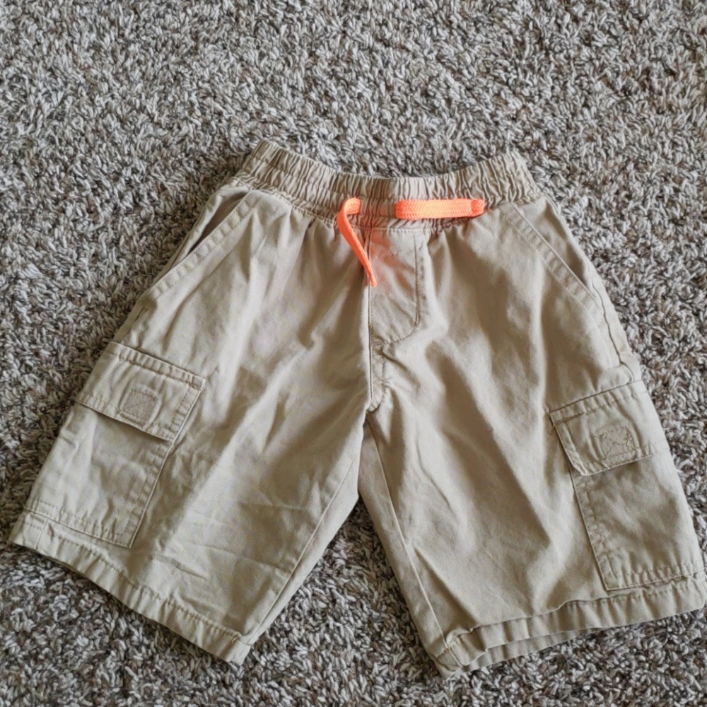 Shorts - Picture 2 of 3
